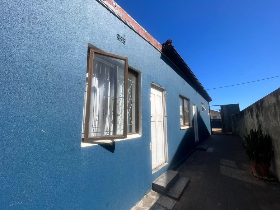 11 Bedroom Property for Sale in Rugby Western Cape